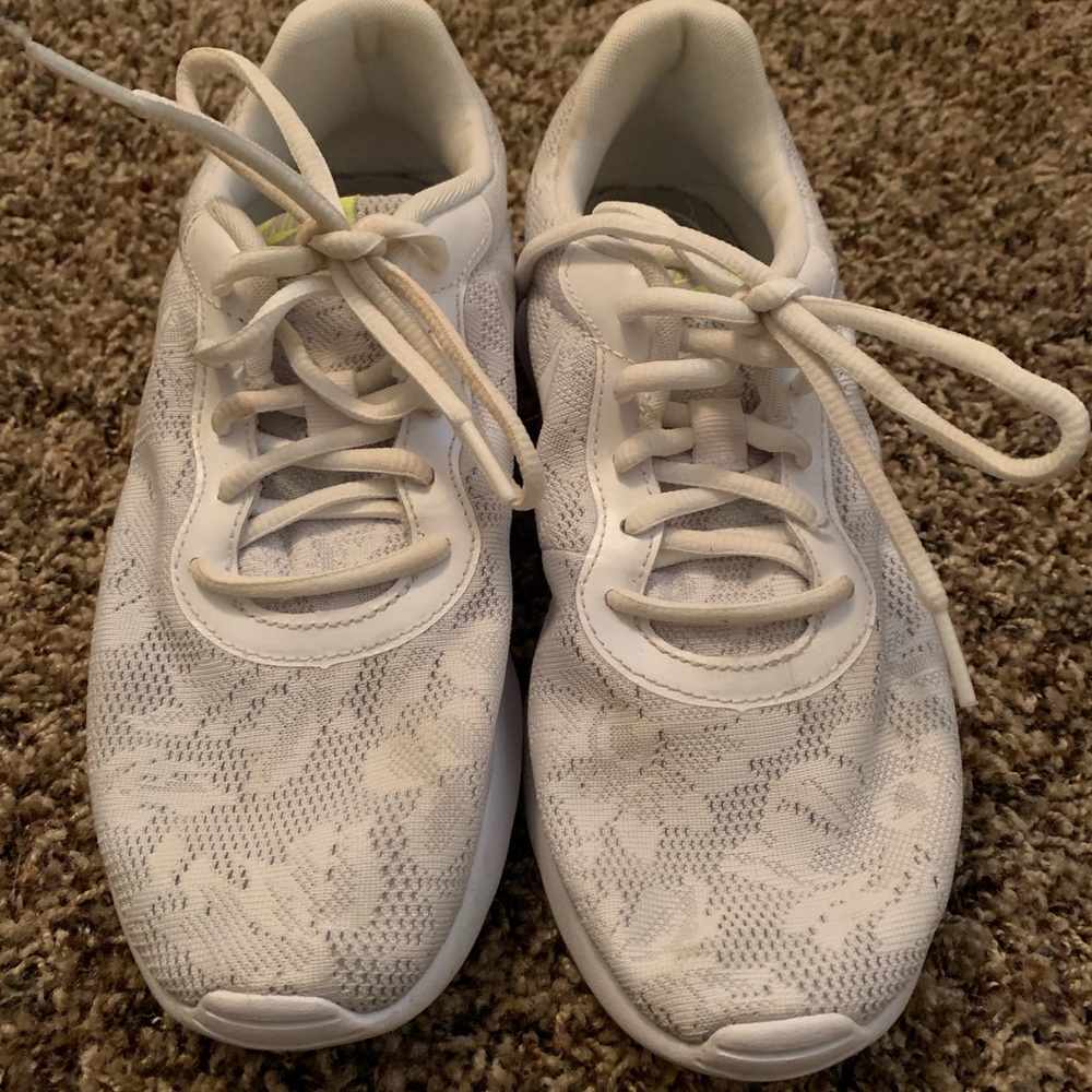 7.5 women Nike